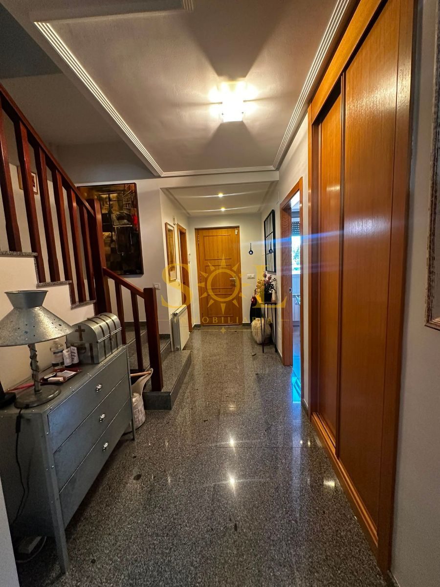 VENTA DE CHALET ADOSADO CON JARDÍN A TRES FACHADAS - Foto 39