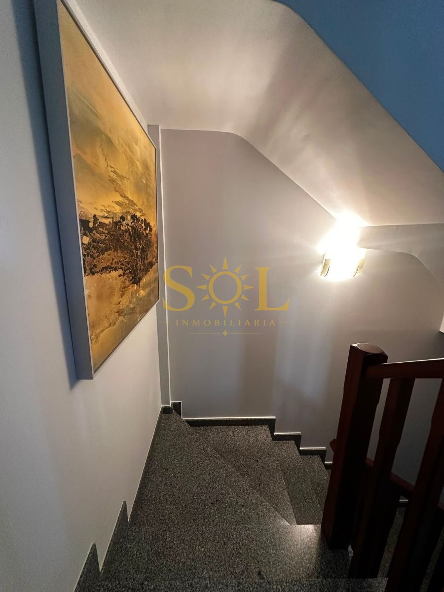 VENTA DE CHALET ADOSADO CON JARDÍN A TRES FACHADAS - Foto 40