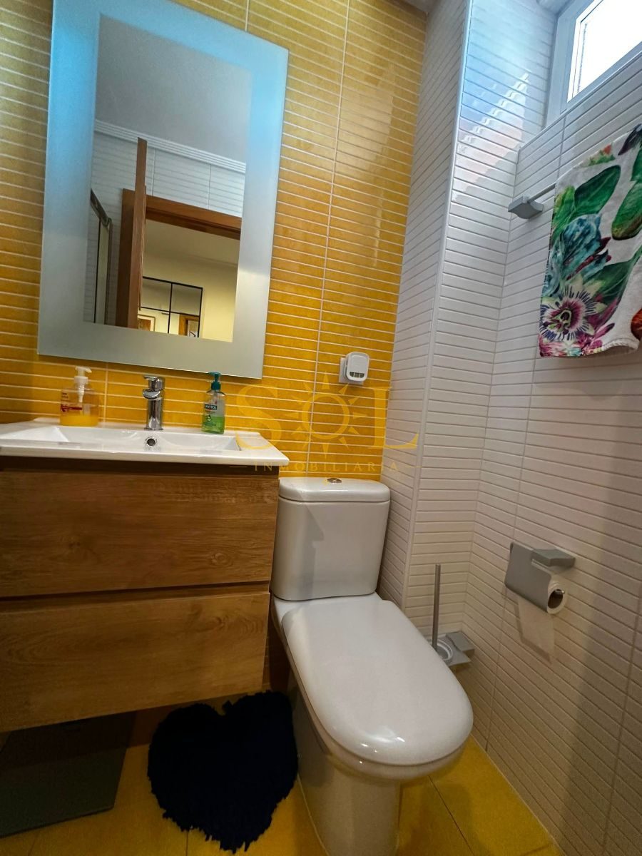 VENTA DE CHALET ADOSADO CON JARDÍN A TRES FACHADAS - Foto 41