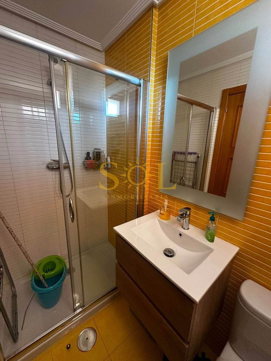 VENTA DE CHALET ADOSADO CON JARDÍN A TRES FACHADAS - Foto 44