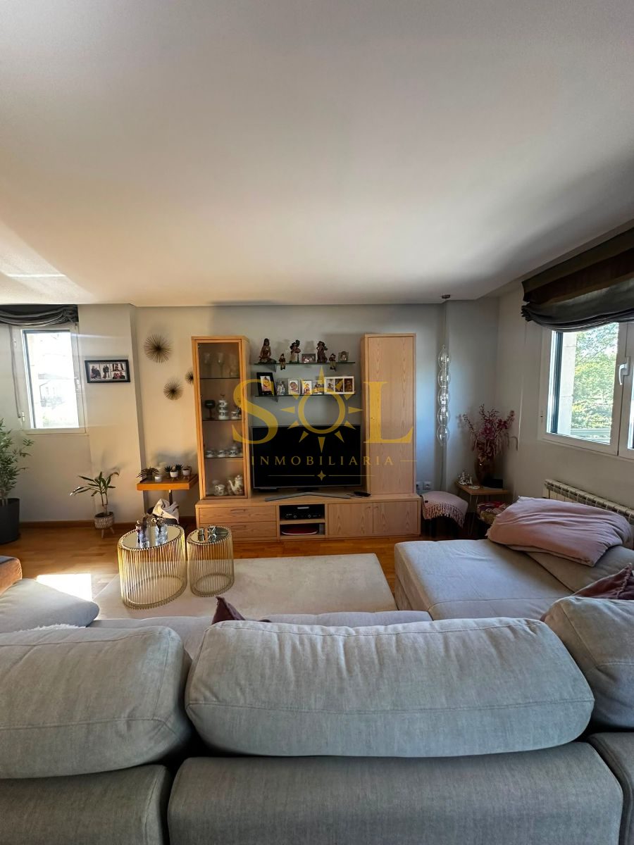 VENTA DE CHALET ADOSADO CON JARDÍN A TRES FACHADAS - Foto 45