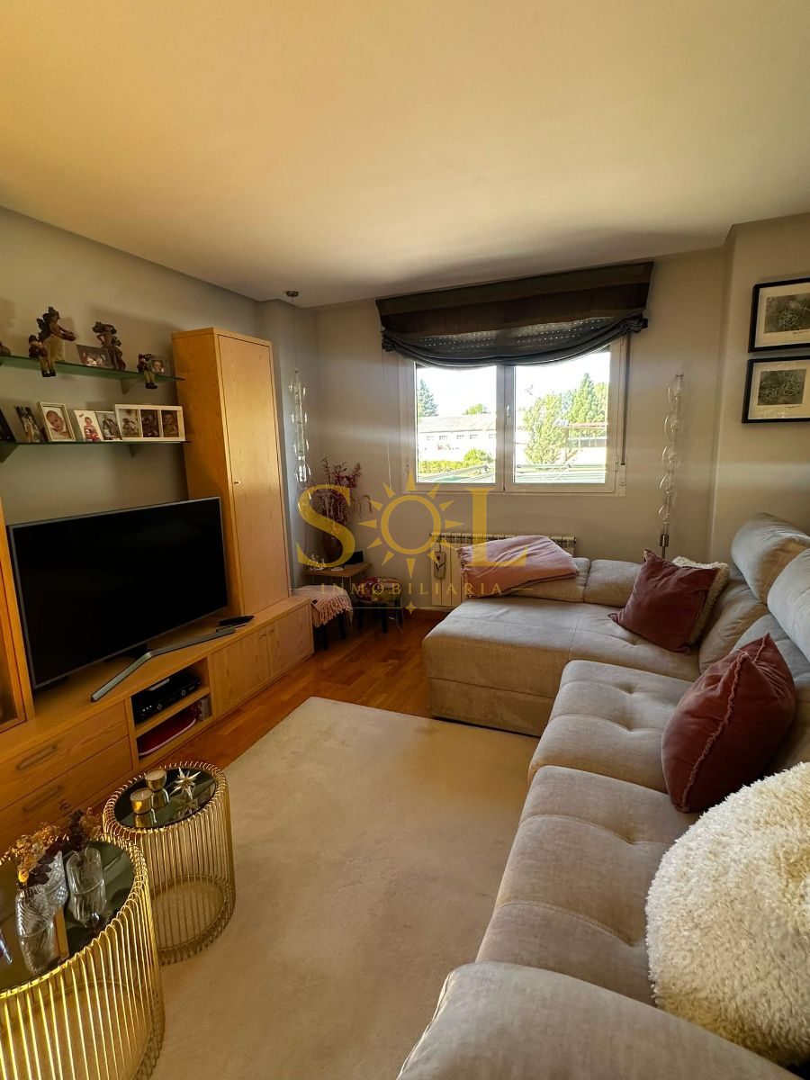 VENTA DE CHALET ADOSADO CON JARDÍN A TRES FACHADAS - Foto 52