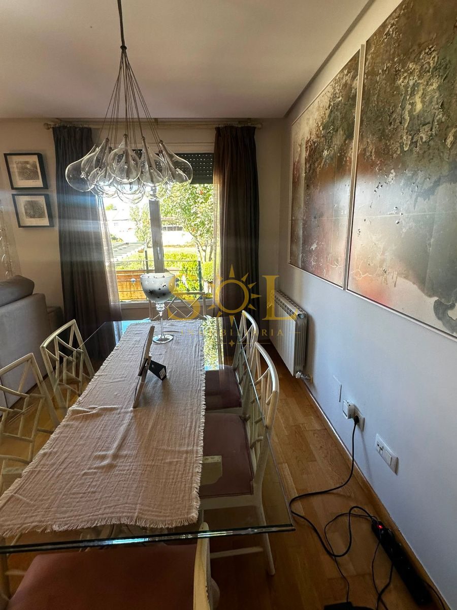 VENTA DE CHALET ADOSADO CON JARDÍN A TRES FACHADAS - Foto 54