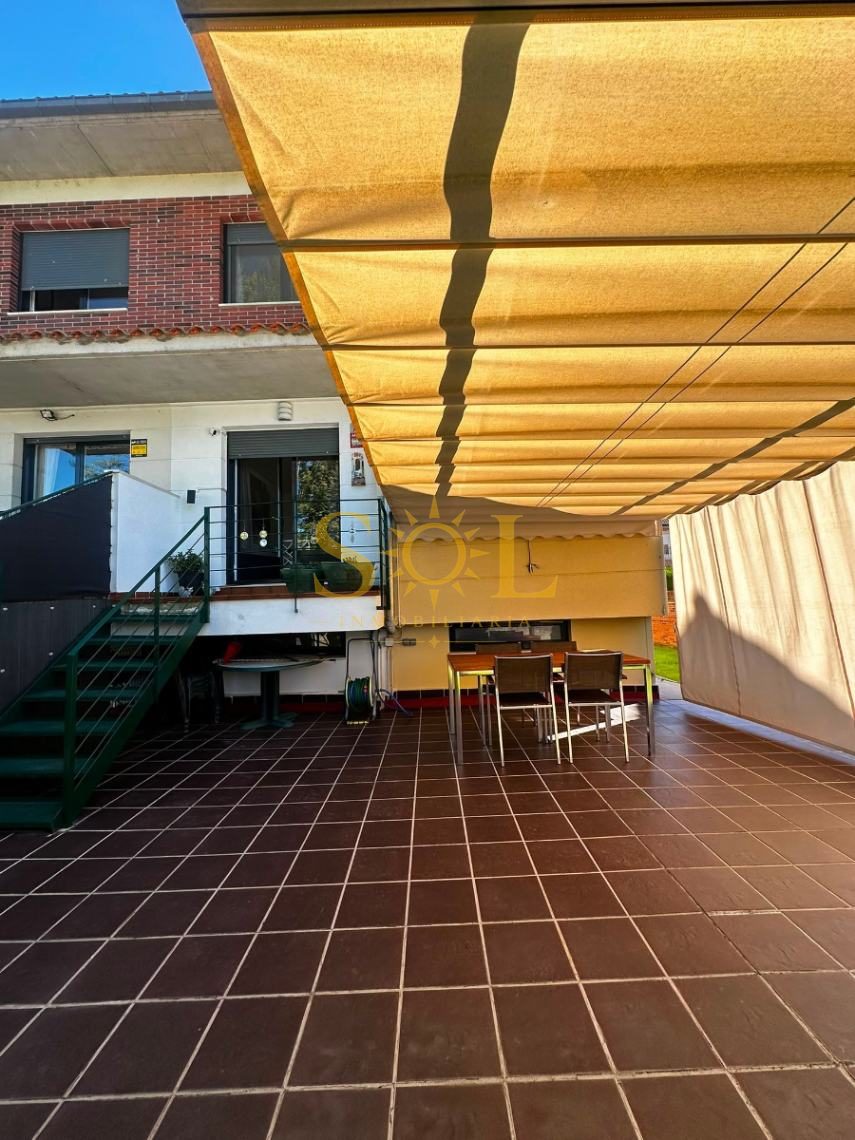 VENTA DE CHALET PAREADO CON JARDÍN A TRES FACHADAS - Foto 63