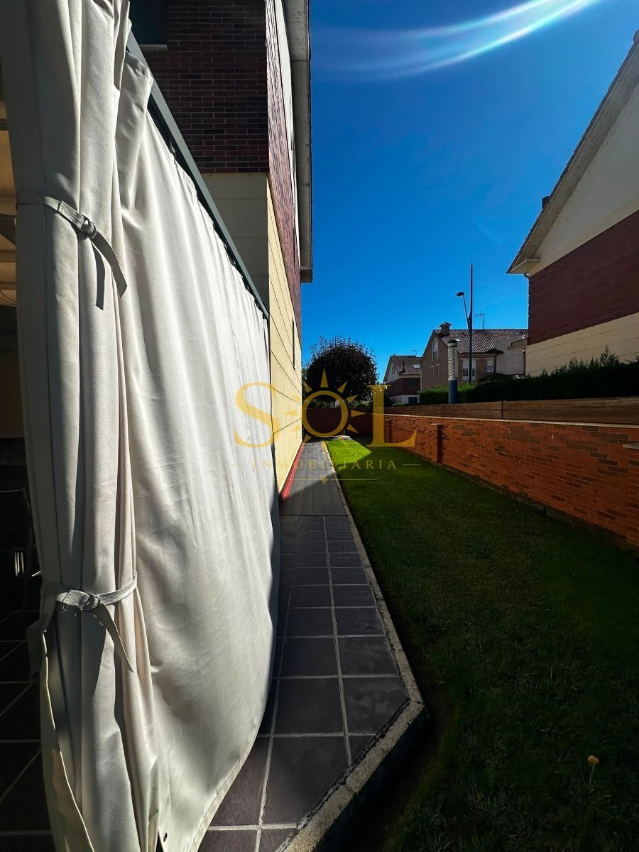 VENTA DE CHALET PAREADO CON JARDÍN A TRES FACHADAS - Foto 65