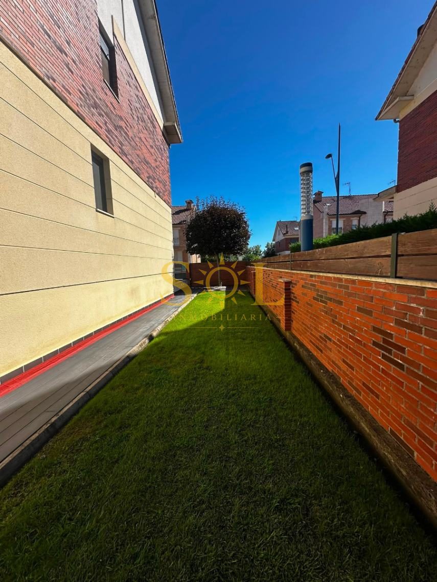 VENTA DE CHALET PAREADO CON JARDÍN A TRES FACHADAS - Foto 66