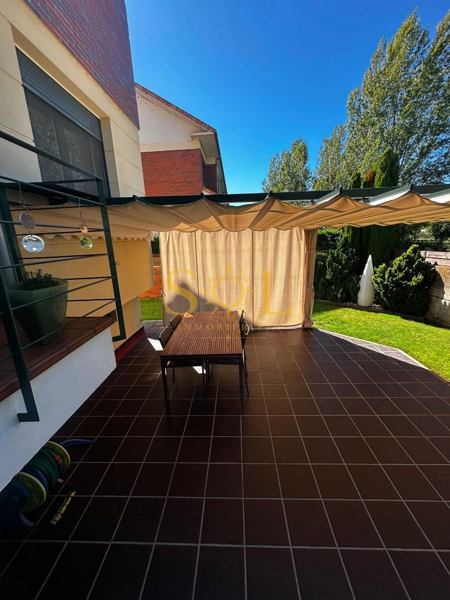 VENTA DE CHALET PAREADO CON JARDÍN A TRES FACHADAS - Foto 74