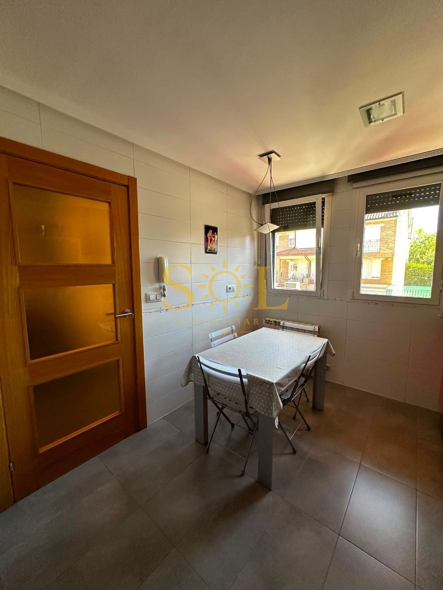 VENTA DE CHALET PAREADO CON JARDÍN A TRES FACHADAS - Foto 77