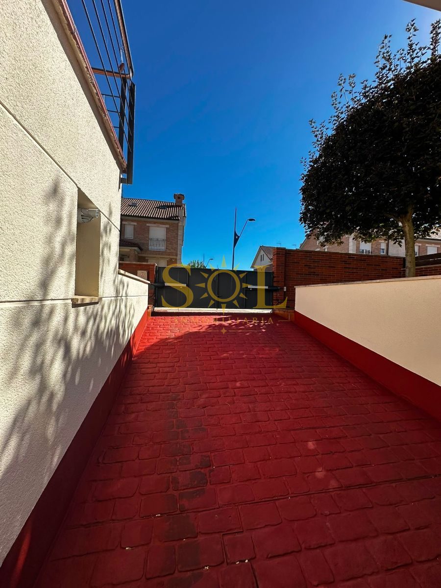 VENTA DE CHALET PAREADO CON JARDÍN A TRES FACHADAS - Foto 89