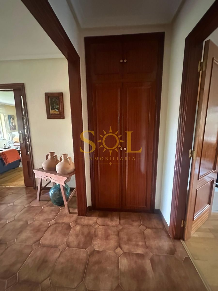 CHALET PAREADO CON JARDIN - Foto 13