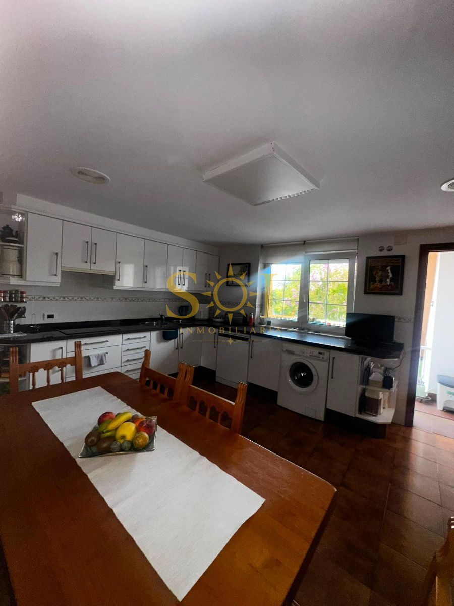 CHALET PAREADO CON JARDIN - Foto 35
