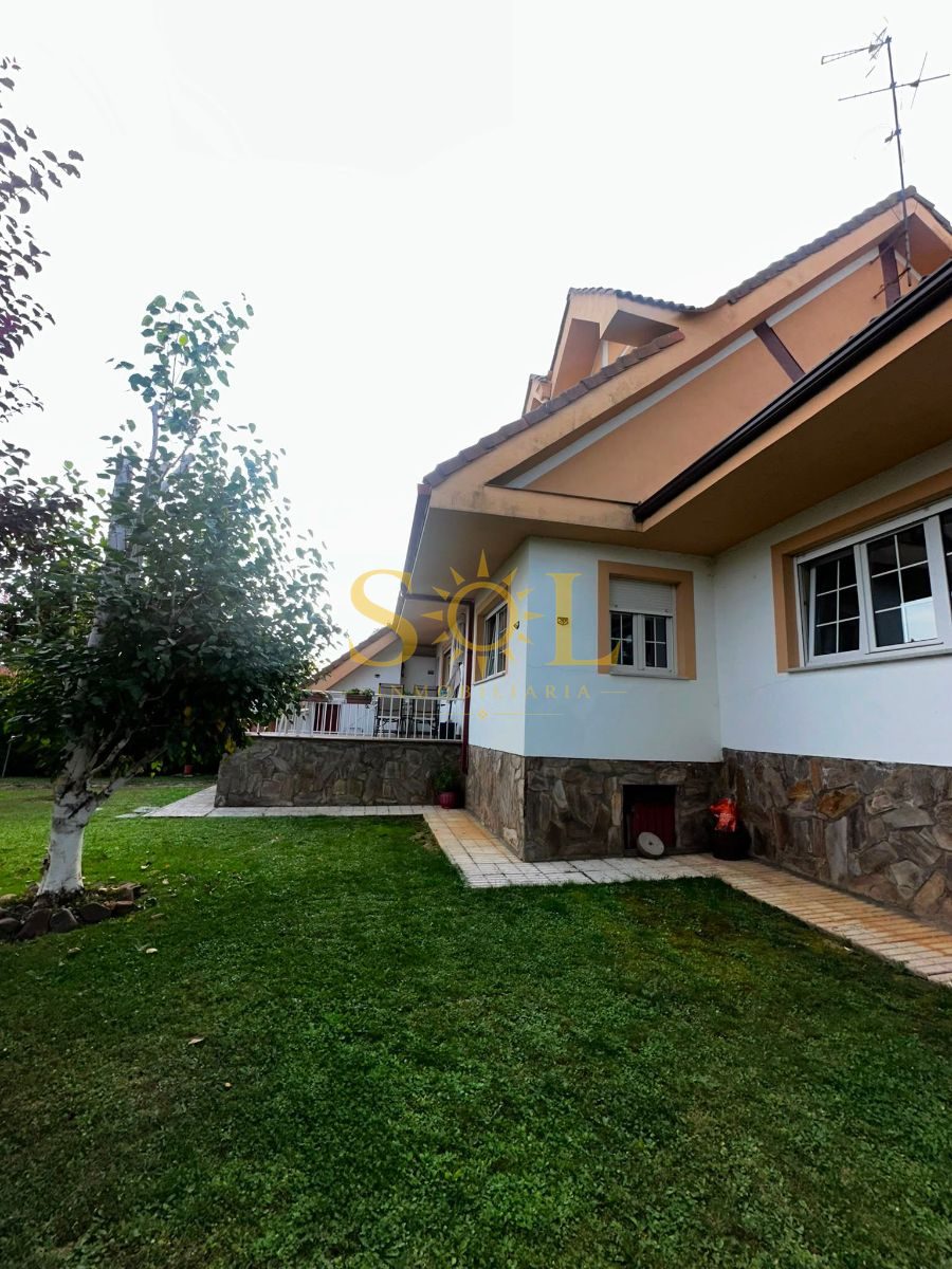 CHALET PAREADO CON JARDIN - Foto 6