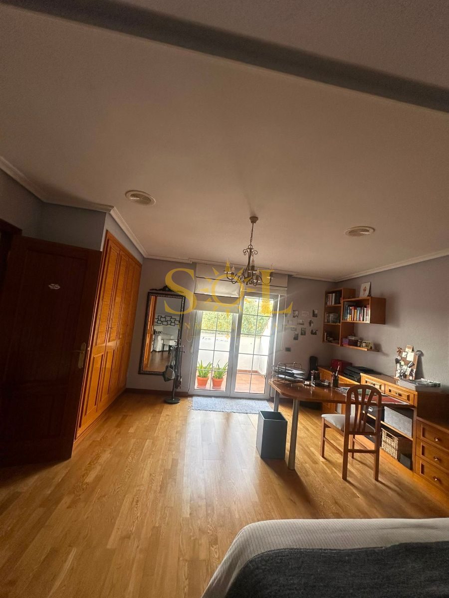 CHALET PAREADO CON JARDIN - Foto 64