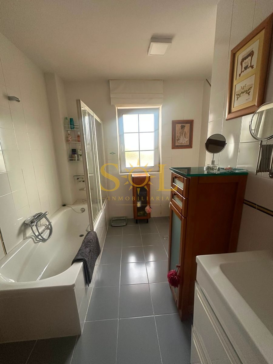 CHALET PAREADO CON JARDIN - Foto 78