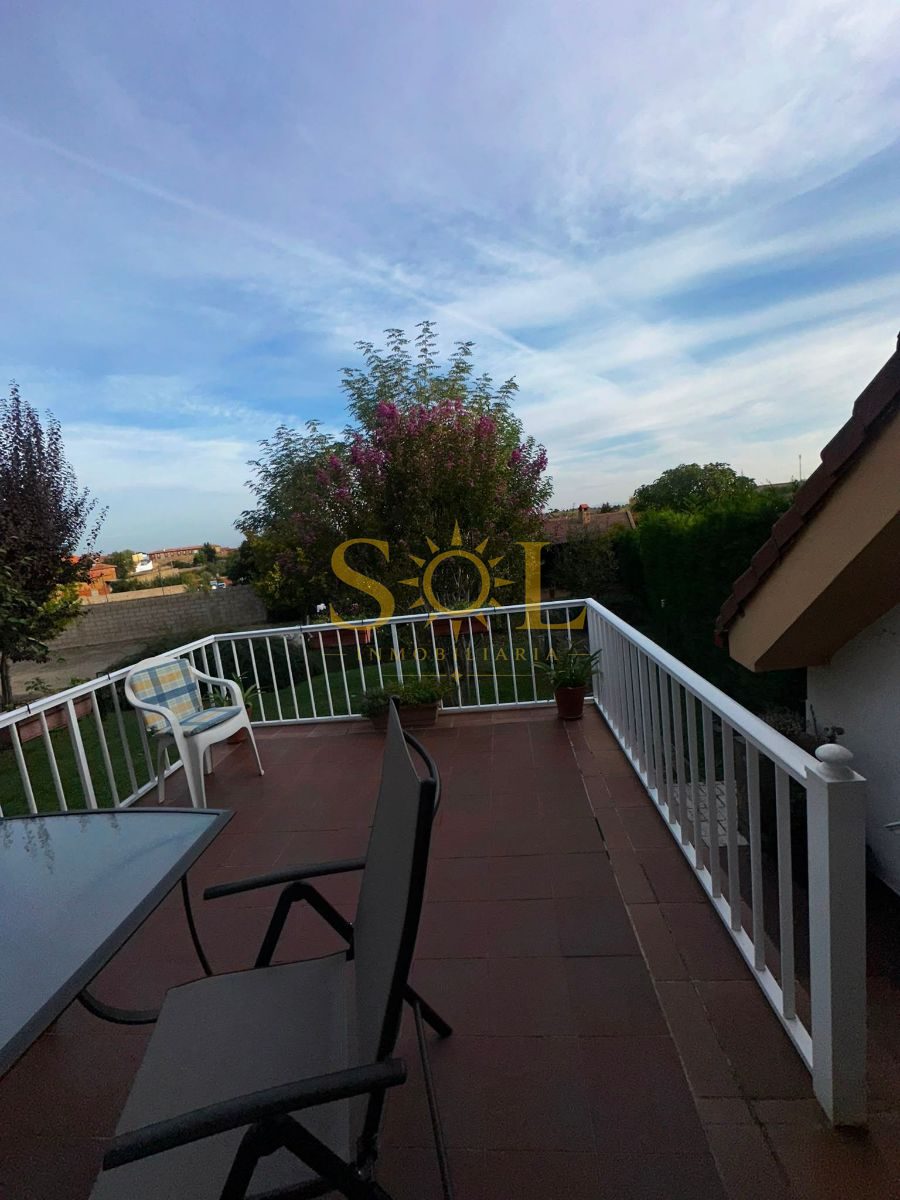 CHALET PAREADO CON JARDIN - Foto 86