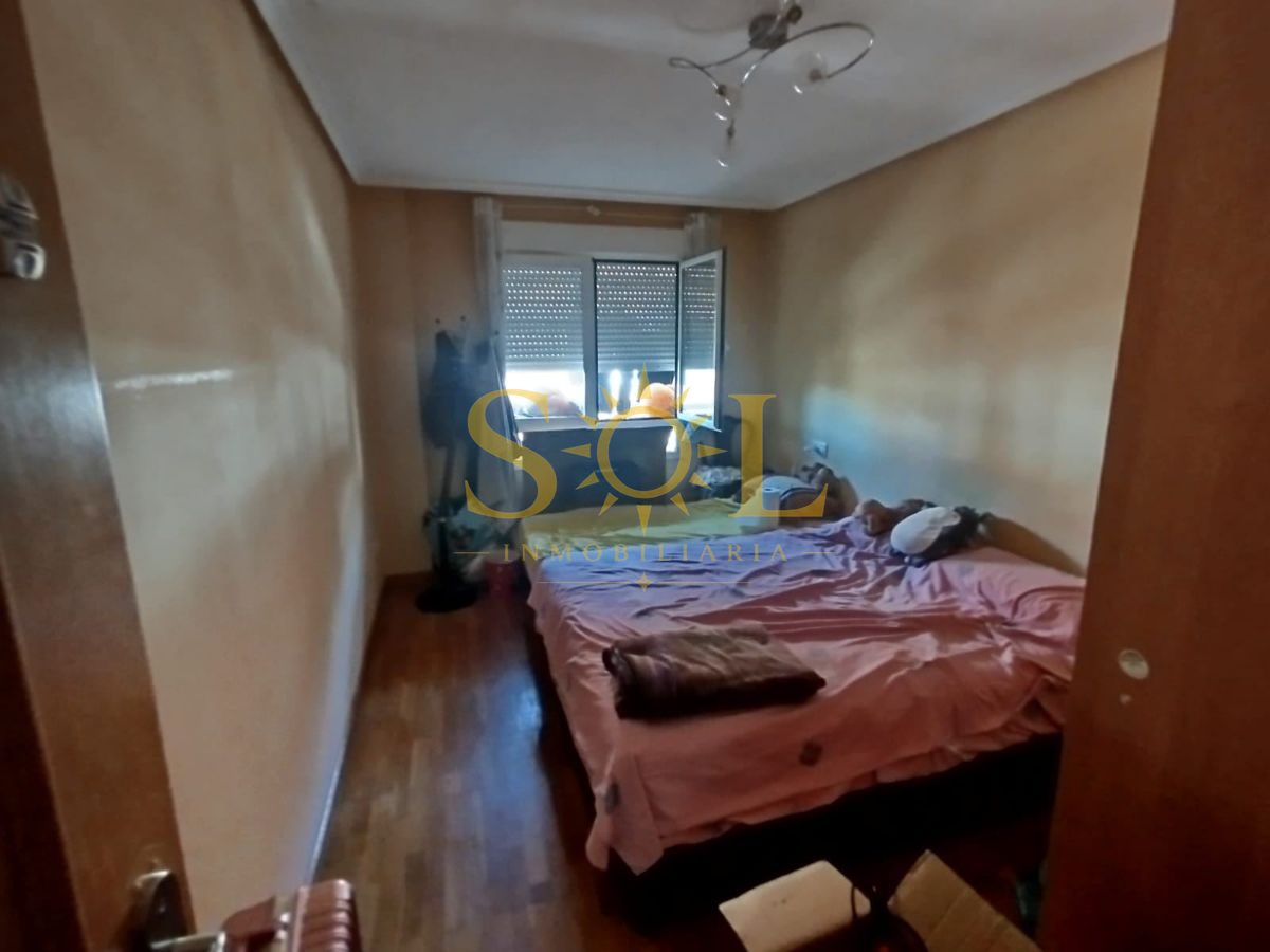 Piso de 3 habitaciones con amplia terraza, garaje y trastero en Puente Castro, León - Foto 10