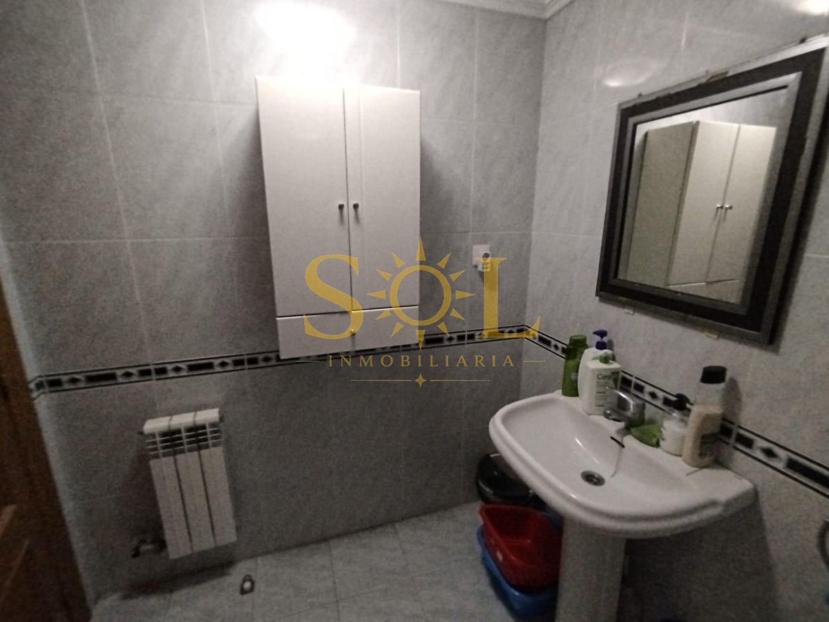 Piso de 3 habitaciones con amplia terraza, garaje y trastero en Puente Castro, León - Foto 5