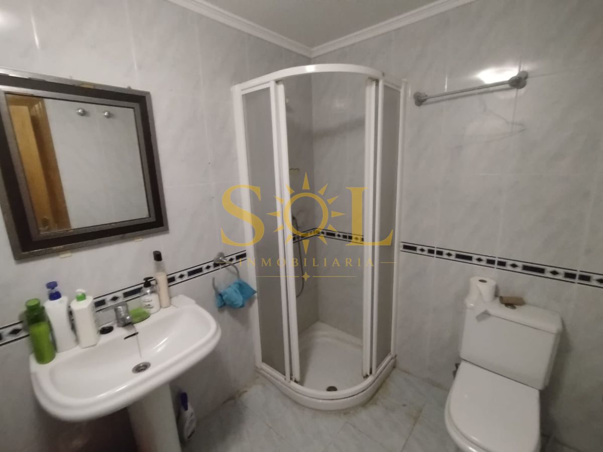 Piso de 3 habitaciones con amplia terraza, garaje y trastero en Puente Castro, León - Foto 6