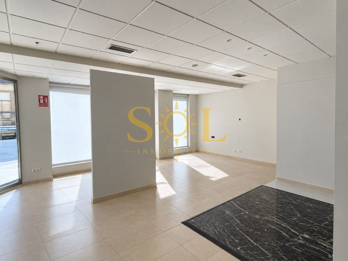 LOCAL COMERCIAL CON AMPLIO ESCAPARATE - Foto 4