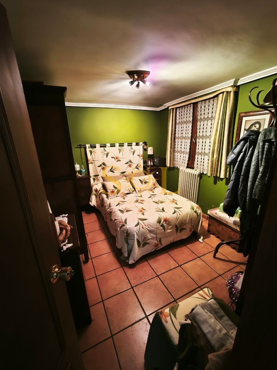 VENTA DE CHALET CON PISCINA Y JARDÍN. - Foto 30