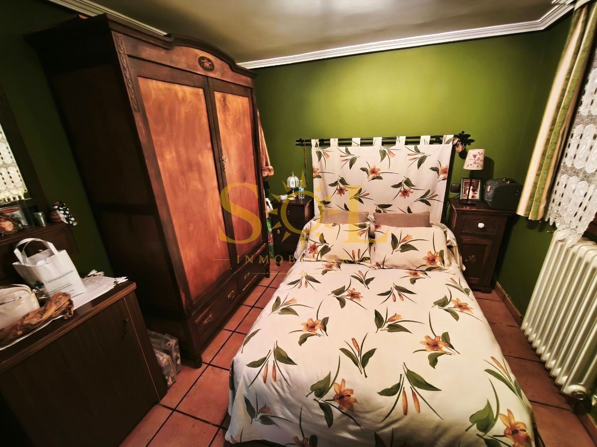 VENTA DE CHALET CON PISCINA Y JARDÍN. - Foto 31