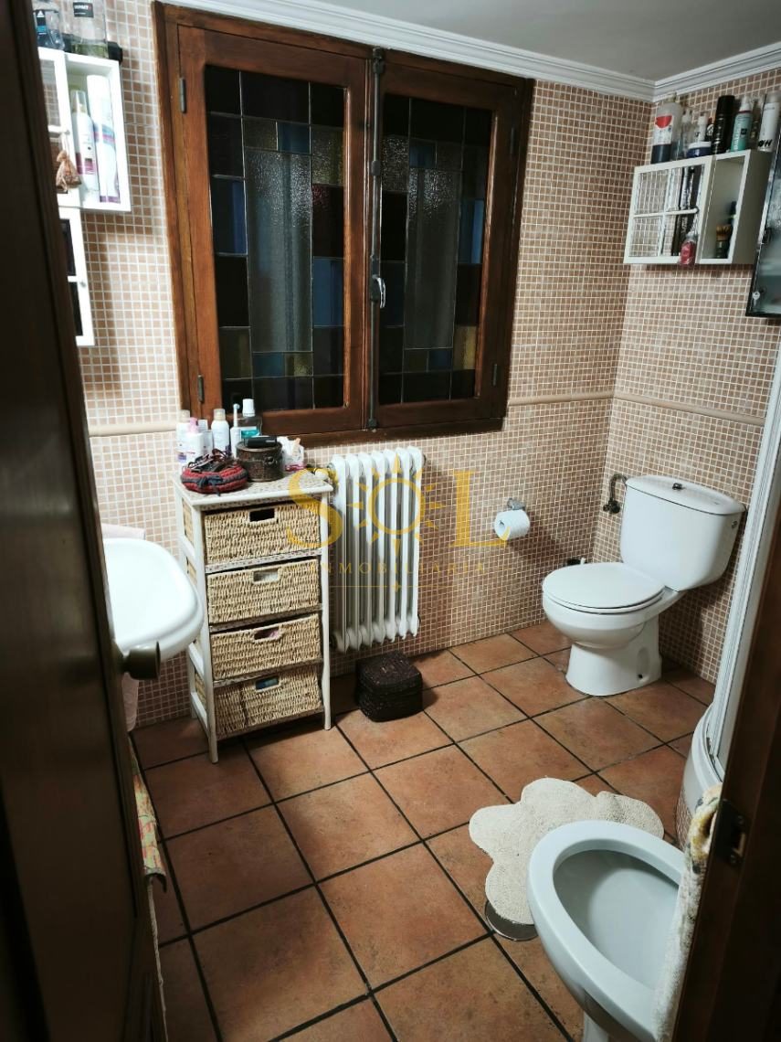 VENTA DE CHALET CON PISCINA Y JARDÍN. - Foto 33