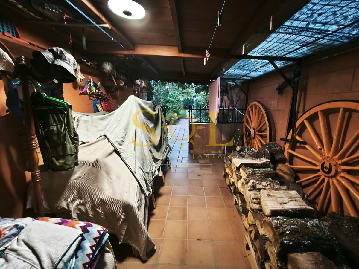 VENTA DE CHALET CON PISCINA Y JARDÍN. - Foto 36