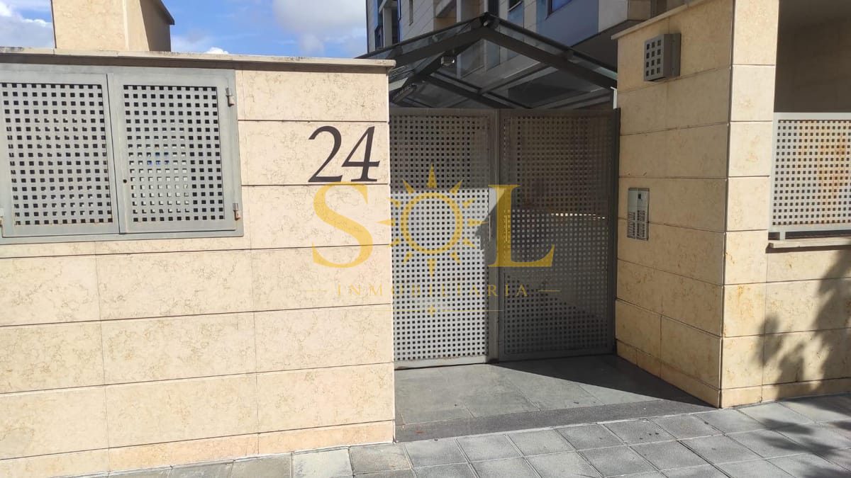 Amplia Plaza de Garaje en Barrio La Lastra - Foto 2