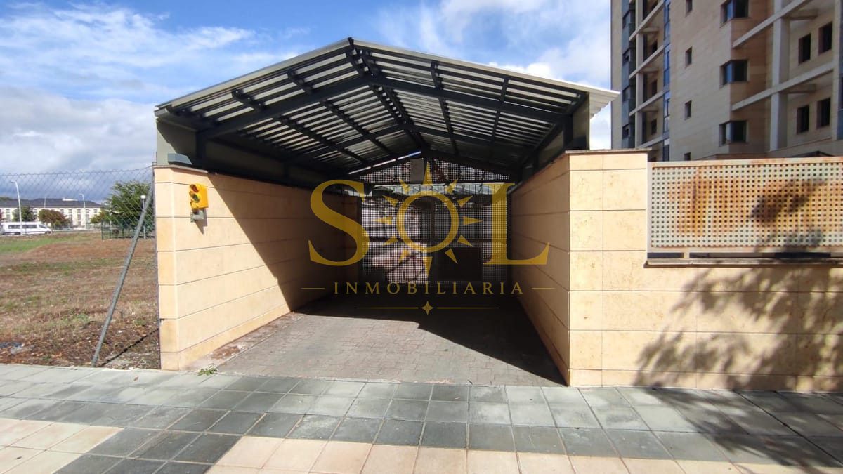 Amplia Plaza de Garaje en Barrio La Lastra - Foto 3