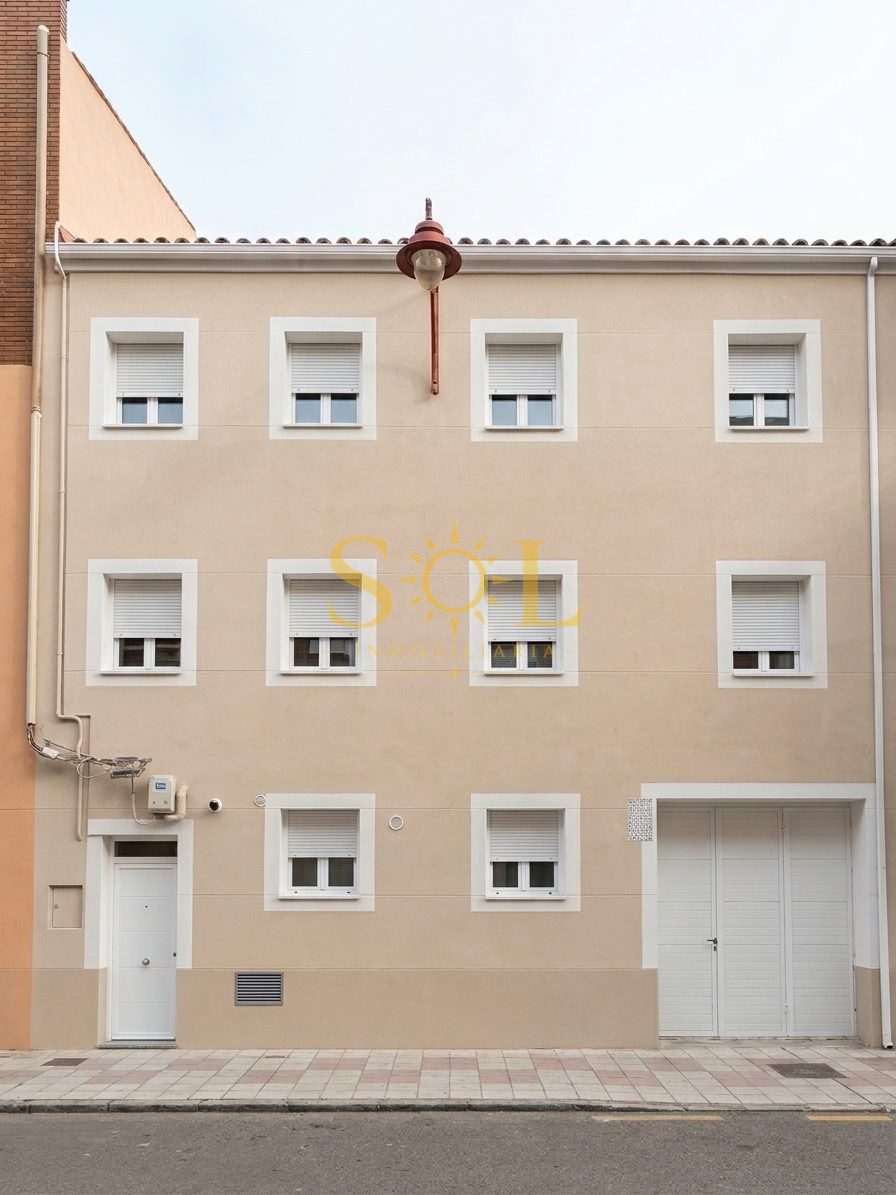 EDIFICIO DE INVERSIÓN CON 12 HABITACIONES, 12 BAÑOS PRIVADOS, ZONAS COMUNES CON PISCINA - Foto 1