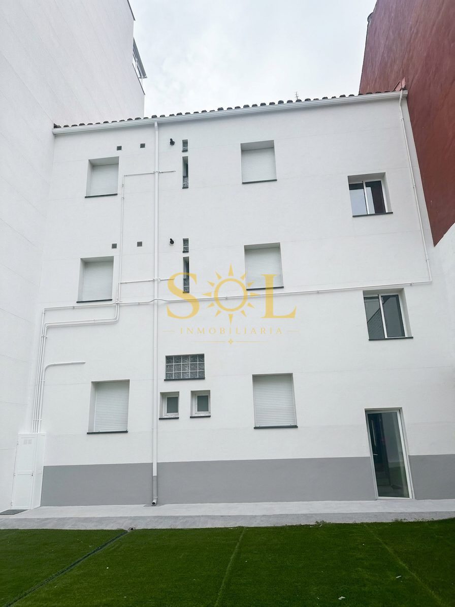 EDIFICIO DE INVERSIÓN CON 12 HABITACIONES, 12 BAÑOS PRIVADOS, ZONAS COMUNES CON PISCINA - Foto 2