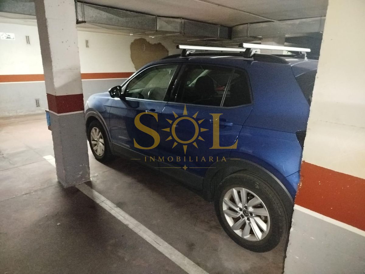 VENTA DE GARAJE EN JOSÉ AGUADO PLAZA AMPLIA - Foto 2