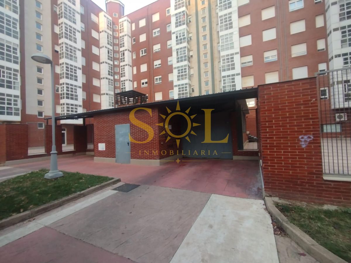 VENTA DE GARAJE EN JOSÉ AGUADO PLAZA AMPLIA - Foto 5