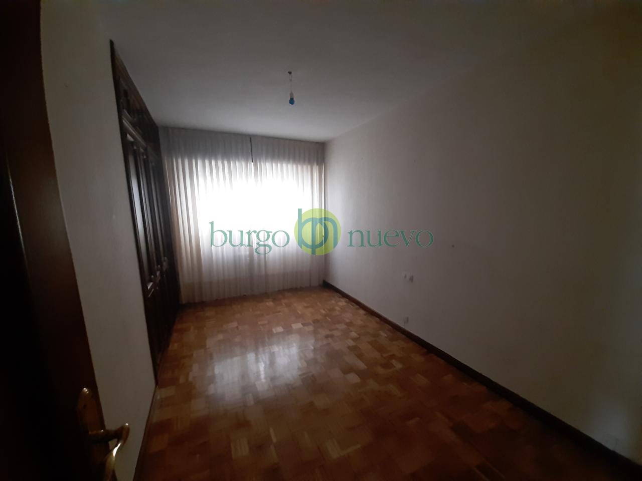 EXCELENTE VIVIENDA, JUNTO A LA PLAZA DE GUZMAN - Foto 81
