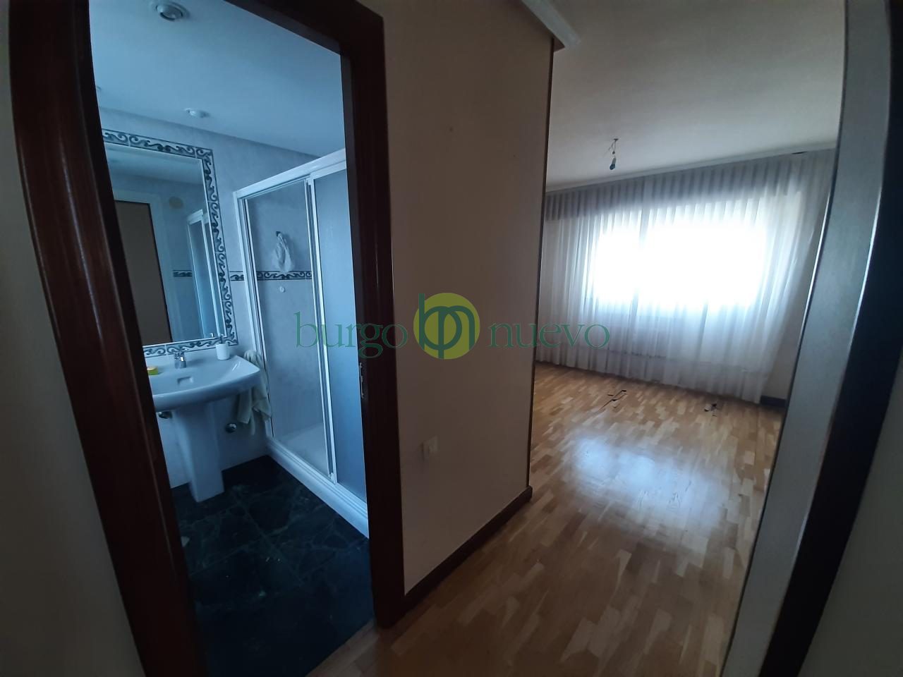 EXCELENTE VIVIENDA, JUNTO A LA PLAZA DE GUZMAN - Foto 97