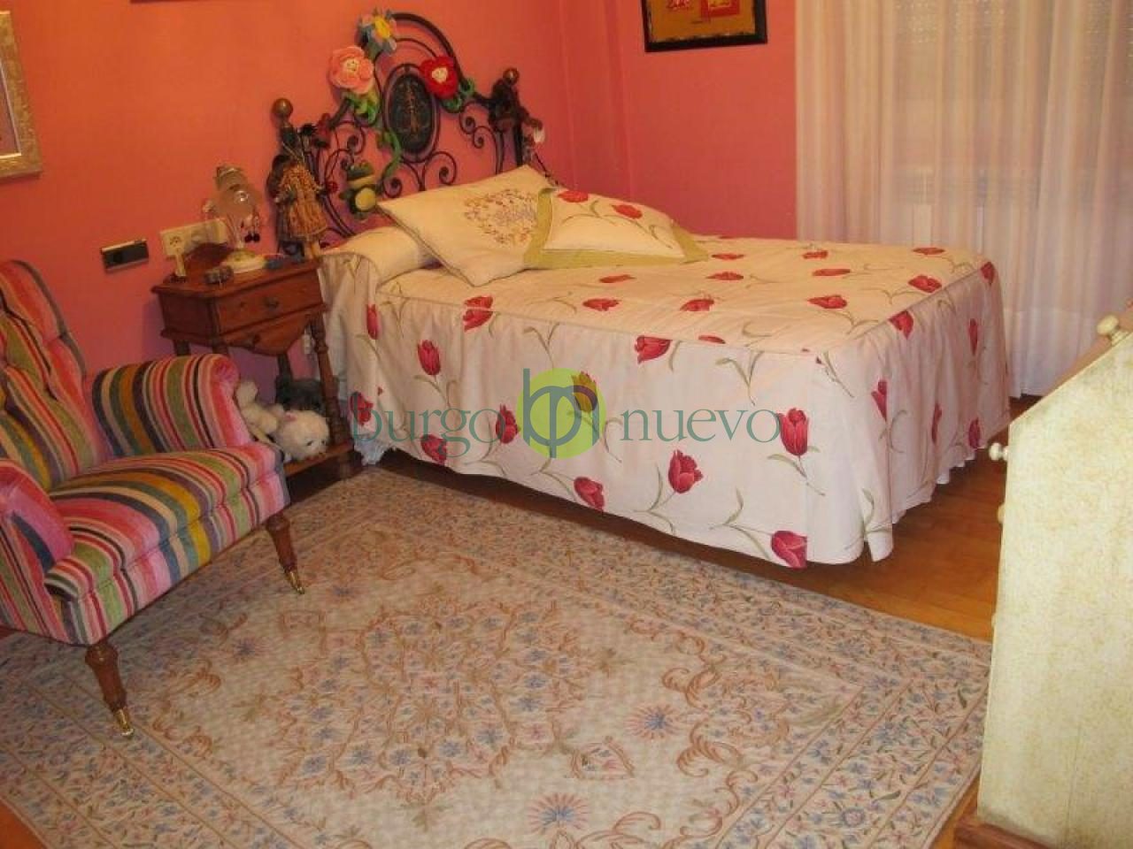 CHALET EN VENTA EN URBANIZACION LOS ROSALES - Foto 13