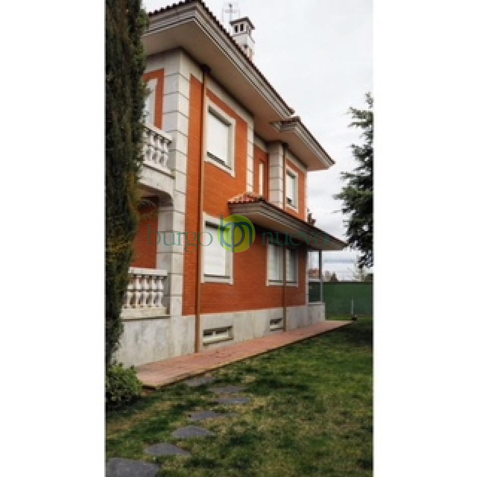 CHALET EN VENTA EN URBANIZACION LOS ROSALES - Foto 2