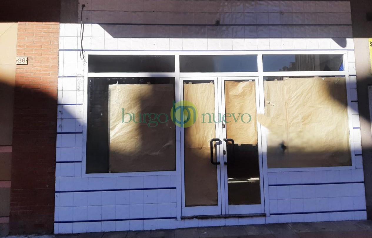 LOCAL ACONDICIONADO EN CALLE AZORIN