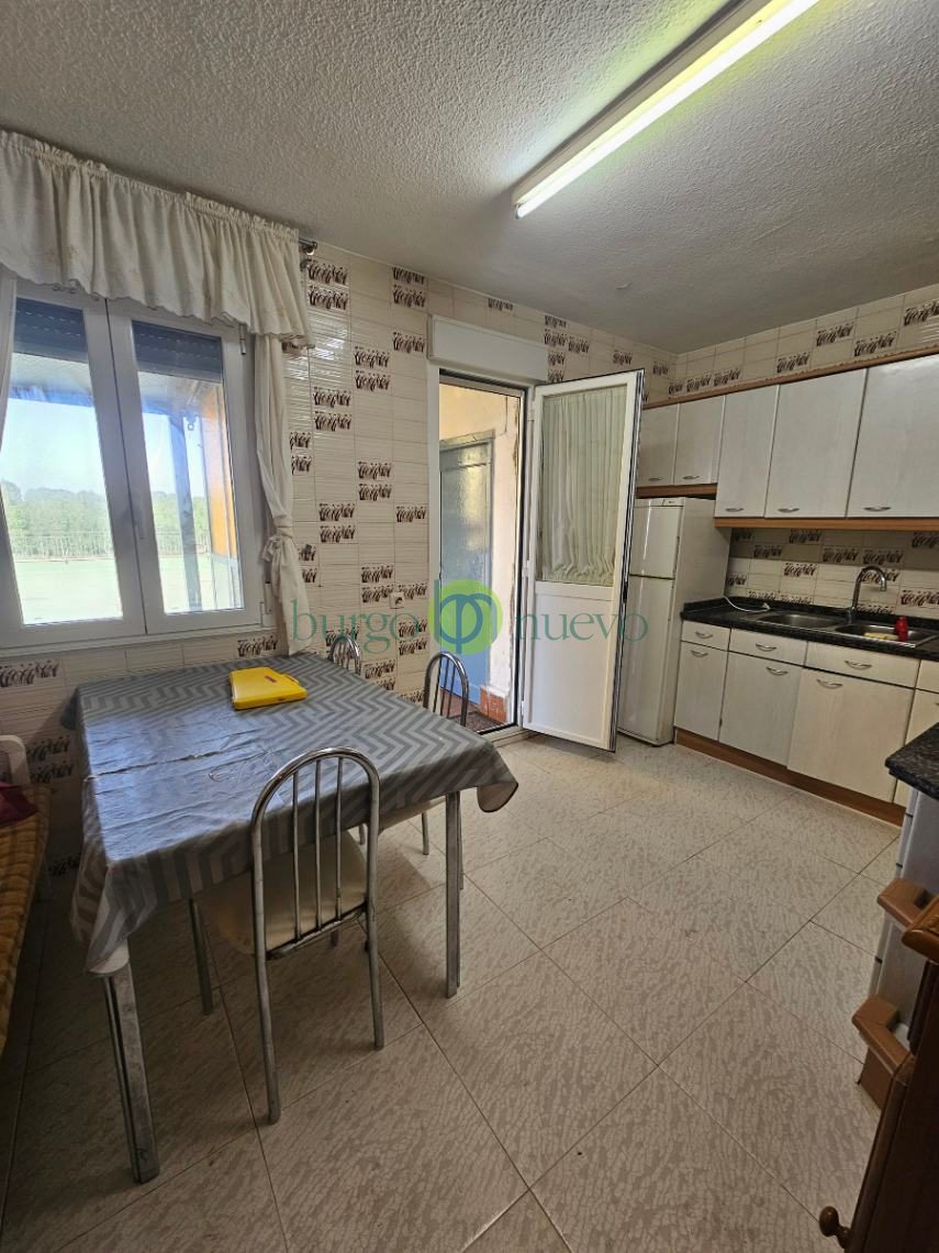 VENTA CASA  con gran terraza, garaje y rentabilidad por local alquilado en Avenida León - Foto 12
