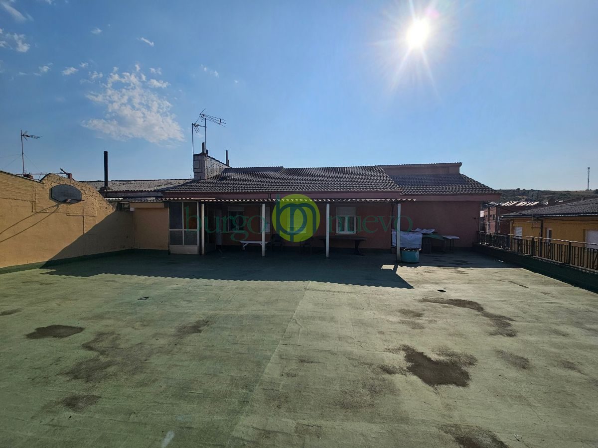 VENTA CASA  con gran terraza, garaje y rentabilidad por local alquilado en Avenida León - Foto 19