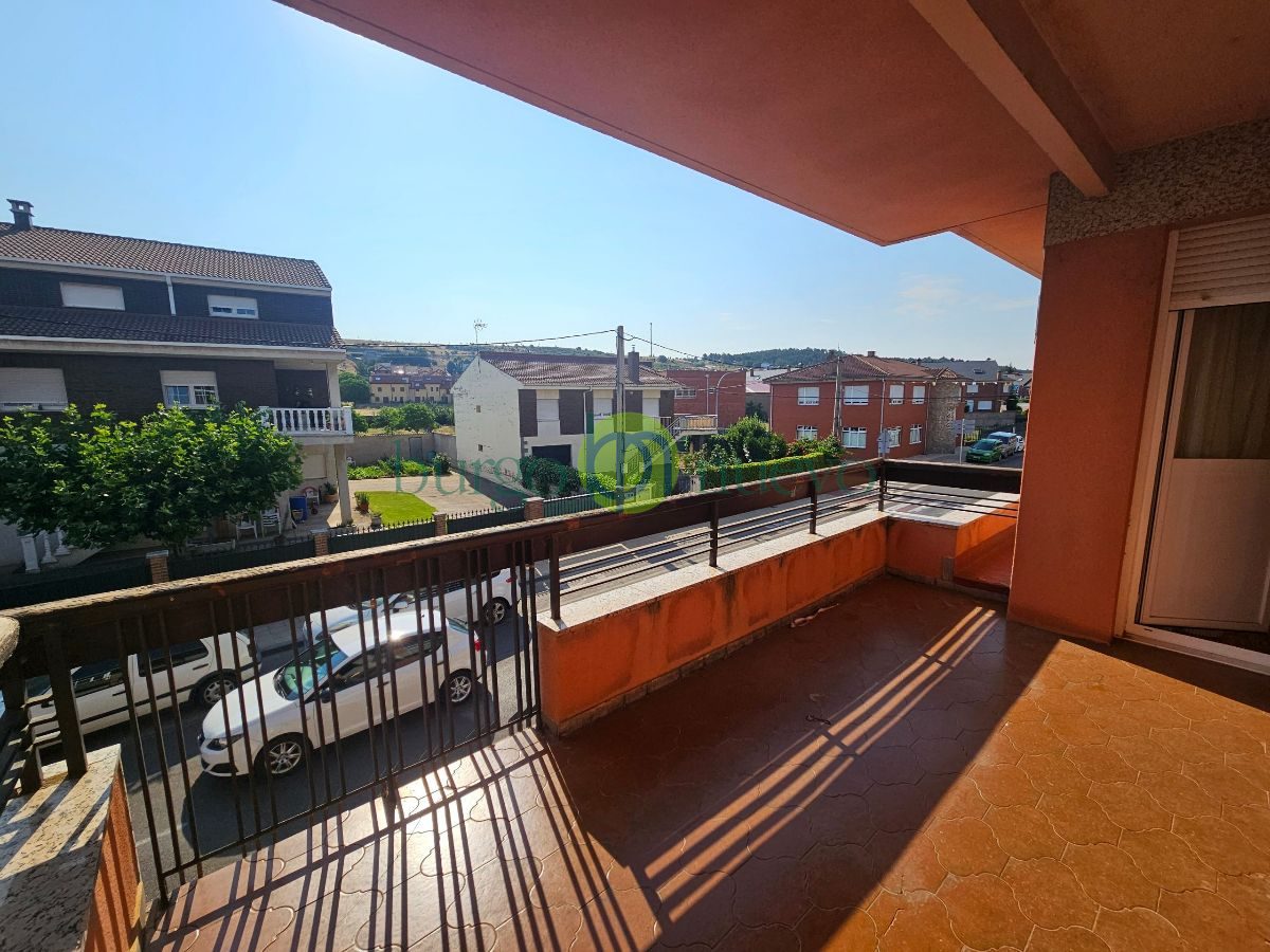 VENTA CASA  con gran terraza, garaje y rentabilidad por local alquilado en Avenida León - Foto 27