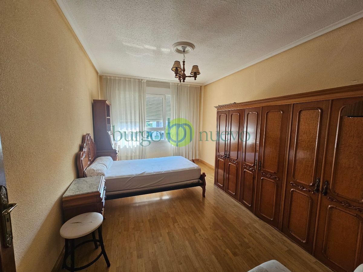 VENTA CASA  con gran terraza, garaje y rentabilidad por local alquilado en Avenida León - Foto 32
