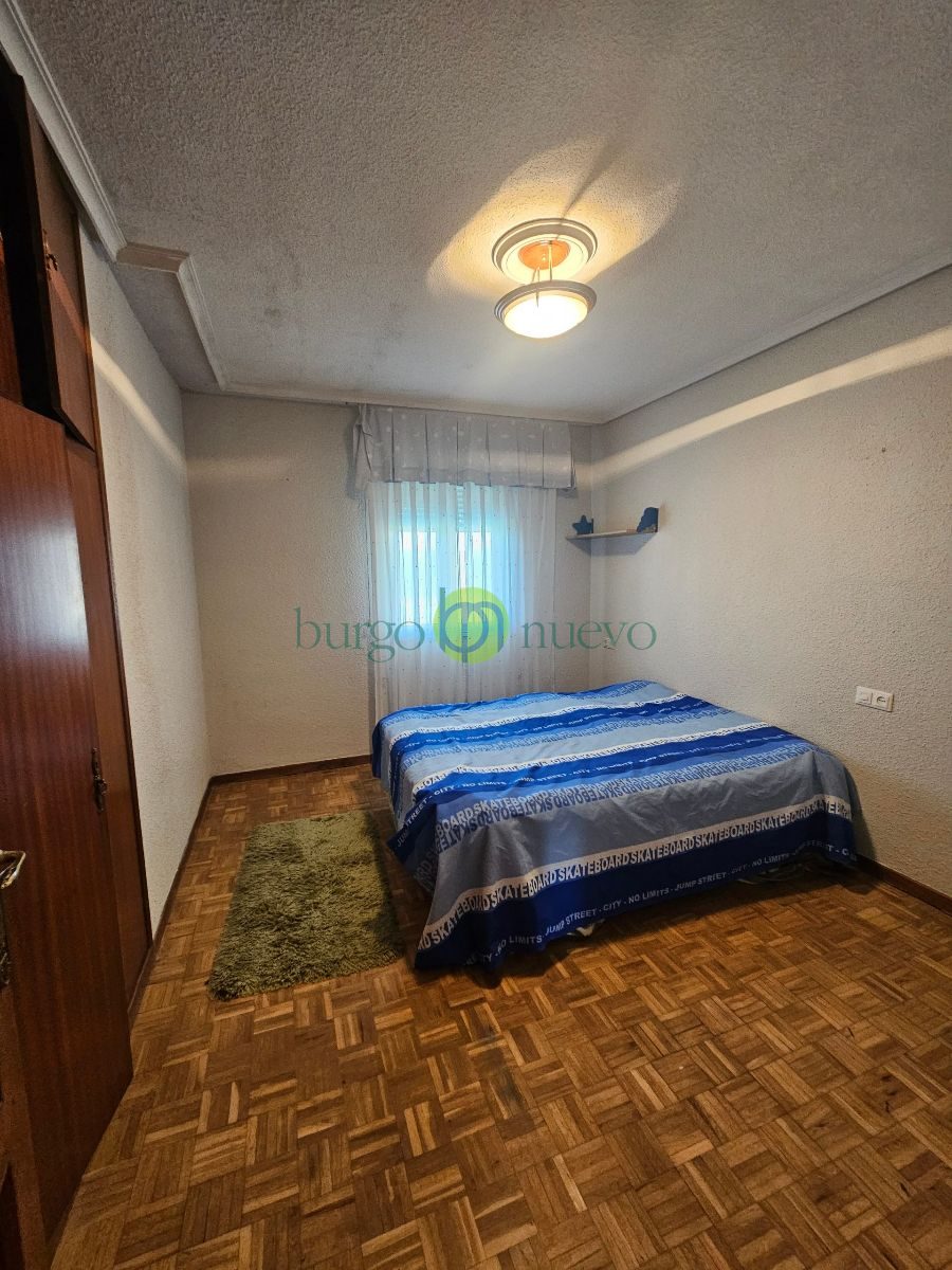 VENTA CASA  con gran terraza, garaje y rentabilidad por local alquilado en Avenida León - Foto 34