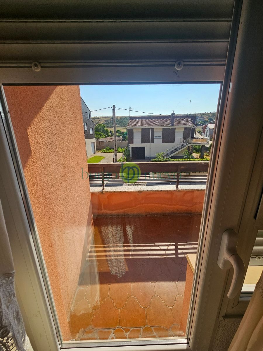 VENTA CASA  con gran terraza, garaje y rentabilidad por local alquilado en Avenida León - Foto 40