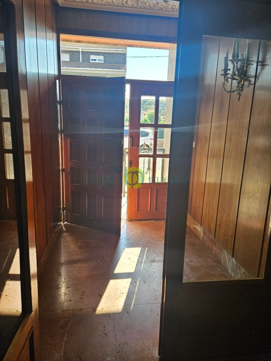 VENTA CASA  con gran terraza, garaje y rentabilidad por local alquilado en Avenida León - Foto 44