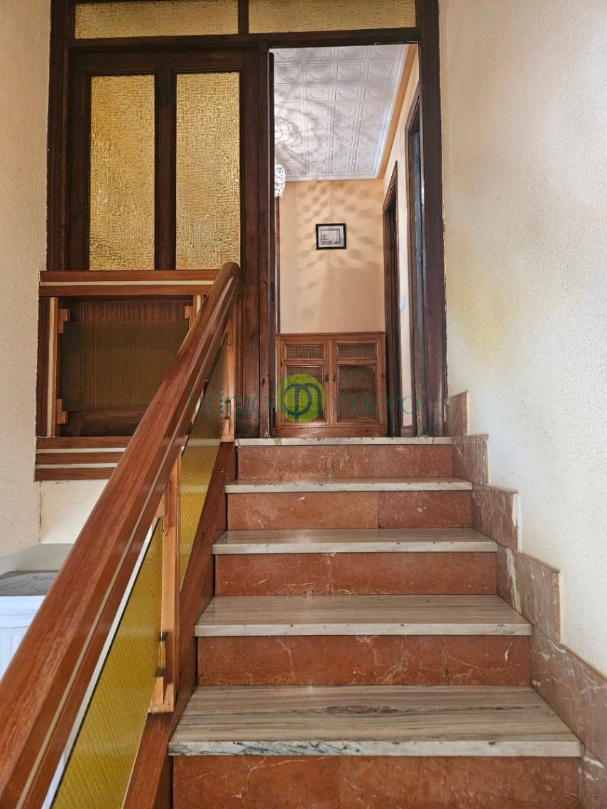 VENTA CASA  con gran terraza, garaje y rentabilidad por local alquilado en Avenida León - Foto 7