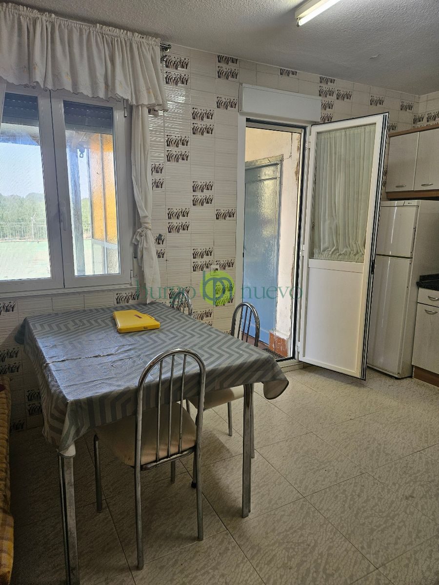 VENTA CASA  con gran terraza, garaje y rentabilidad por local alquilado en Avenida León - Foto 8