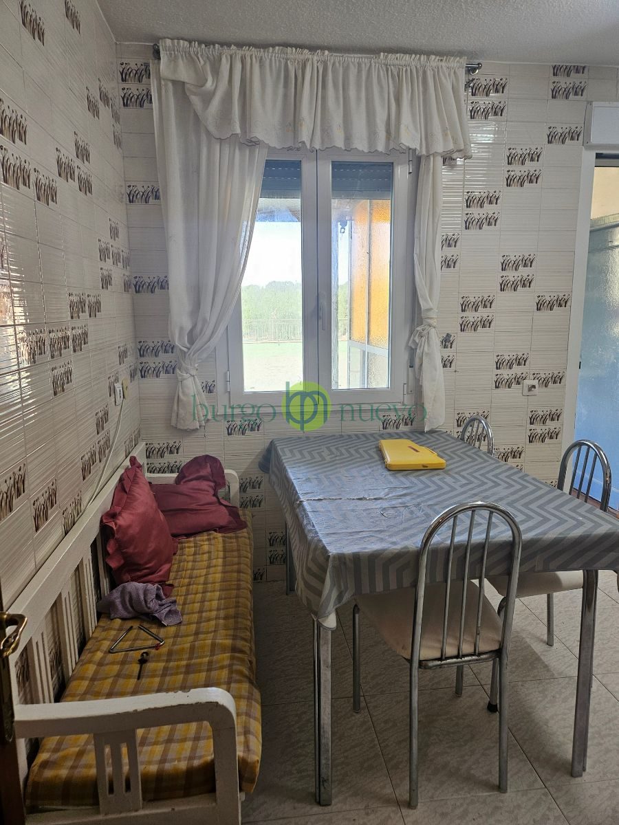 VENTA CASA  con gran terraza, garaje y rentabilidad por local alquilado en Avenida León - Foto 9