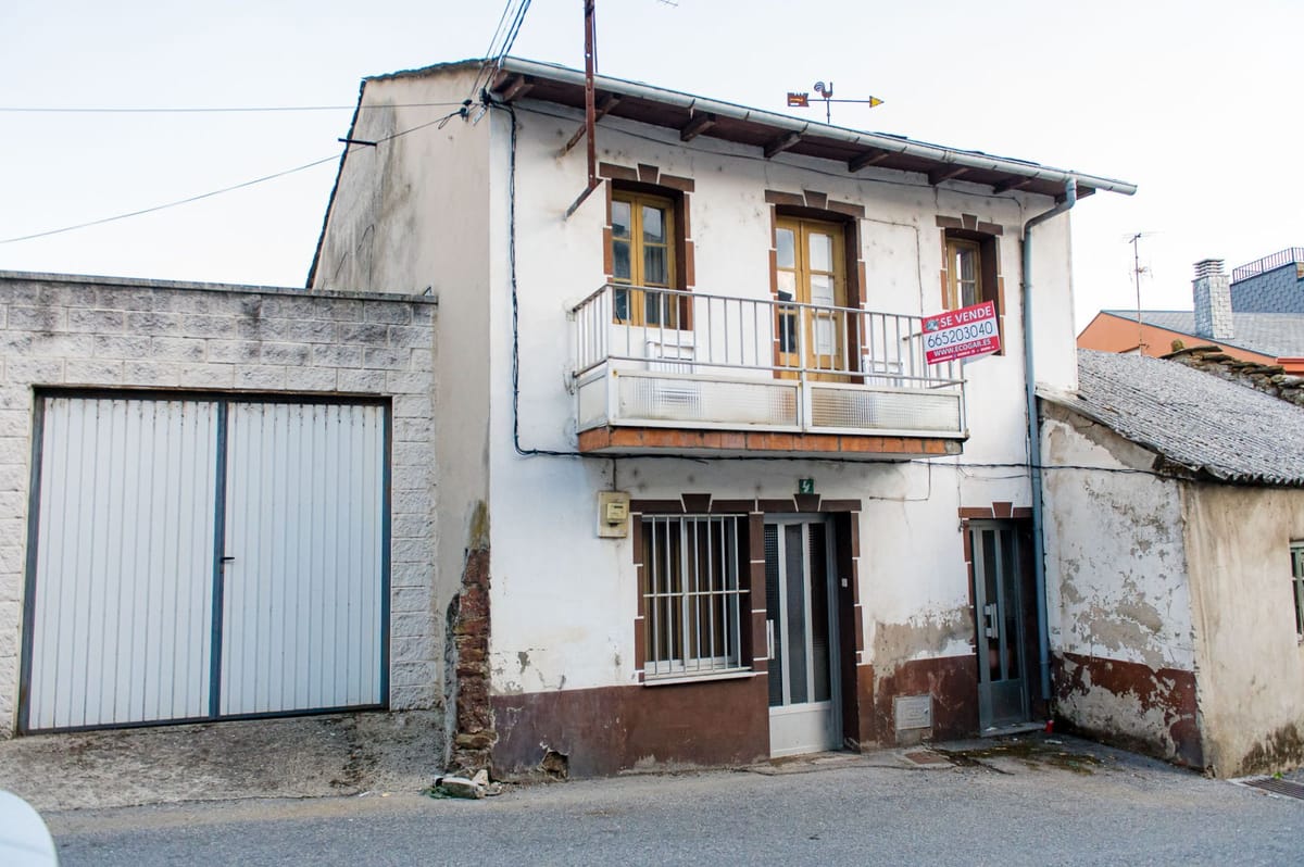 Casita para reformar en Fabero