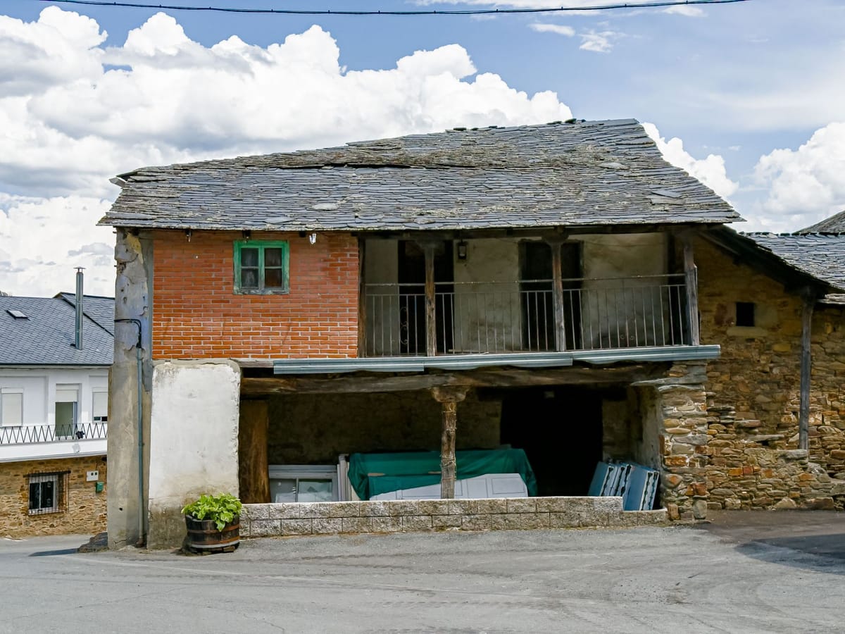 La casa de piedra con la que siempre soñaste. Ahora es el momento de darle una nueva vida.